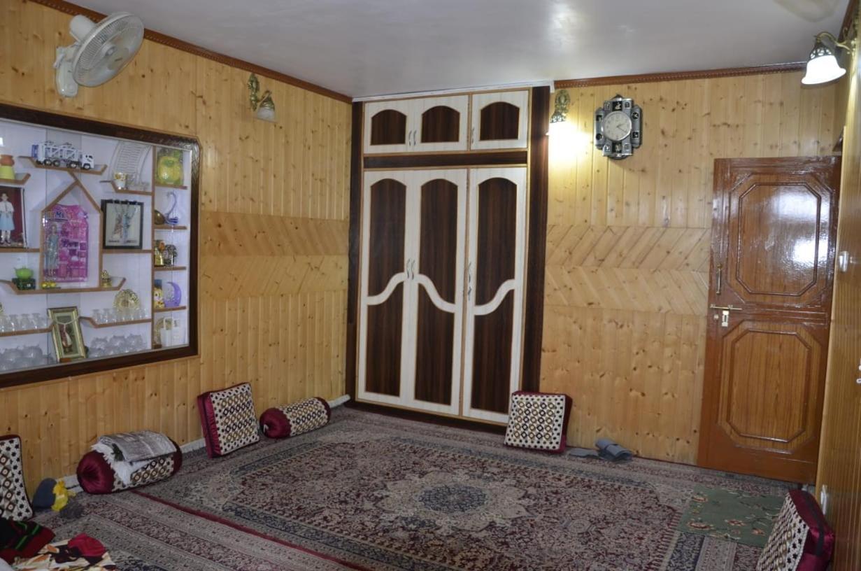 SrīnagarMir Manzil住宿加早餐旅馆 外观 照片