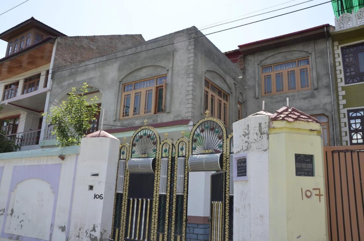 SrīnagarMir Manzil住宿加早餐旅馆 外观 照片